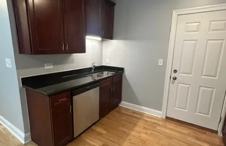 2 Bedroom Hermosa Apartment