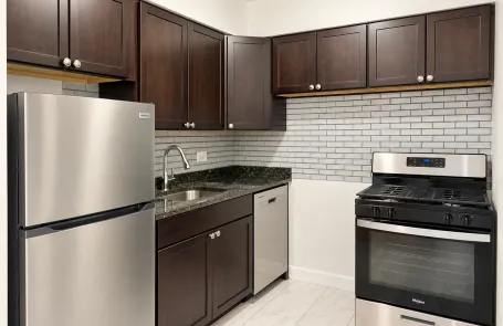 1 Bedroom Rogers Park Apartment