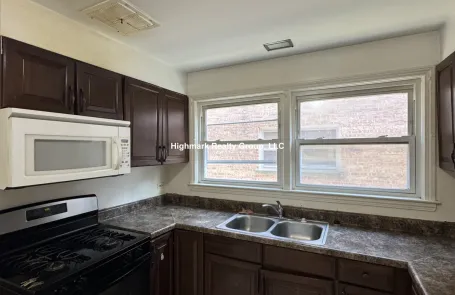 2 Bedroom Skokie Apartment