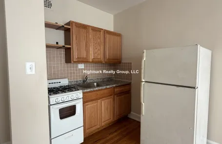 Studio Rogers Park Apartment