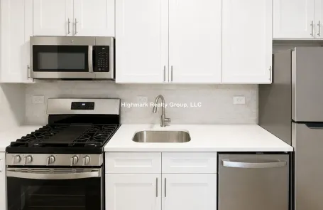 2 Bedroom Rogers Park Apartment