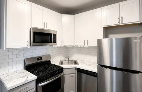 4 Bedroom Edgewater Apartment