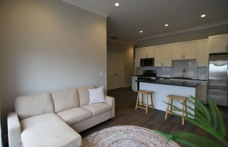 2 Bedroom Lakeview Apartment