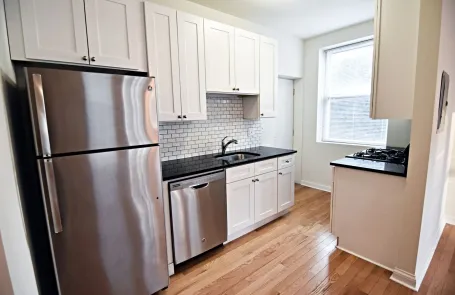 1 Bedroom Lakeview Apartment