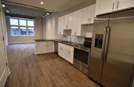 1 Bedroom Uptown Apartment