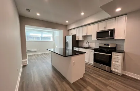 2 Bedroom Lakeview Apartment
