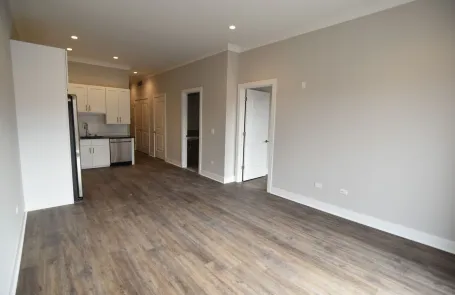 1 Bedroom Lakeview Apartment