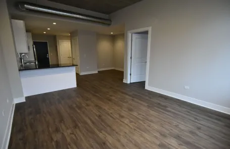 1 Bedroom Uptown Apartment