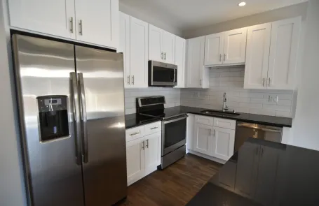 1 Bedroom Uptown Apartment