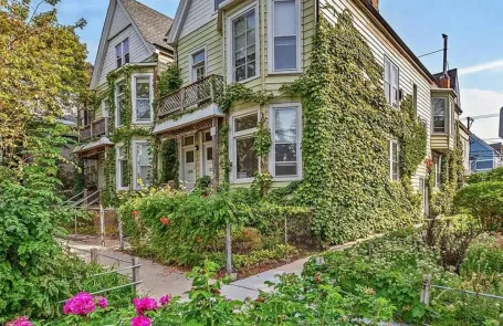 2 Bedroom Lincoln Park Apartment
