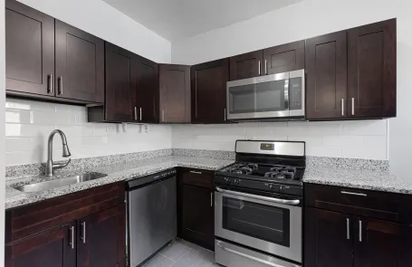 2 Bedroom Edgewater Apartment