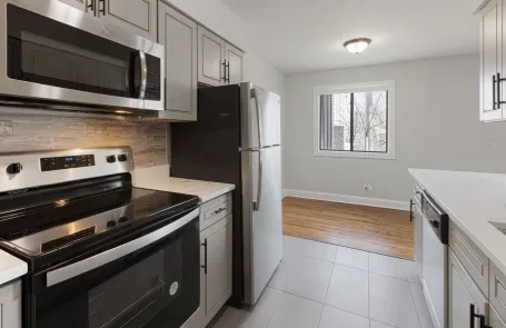2 Bedroom Rogers Park Apartment