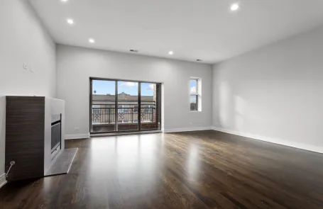 2 Bedroom Rogers Park Apartment