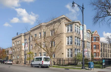 1 Bedroom Rogers Park Apartment