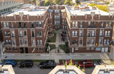 2 Bedroom Rogers Park Apartment