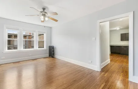 2 Bedroom Rogers Park Apartment