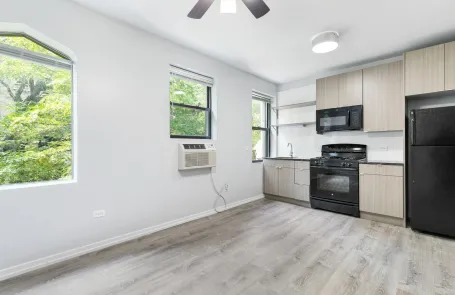 Studio Uptown Apartment