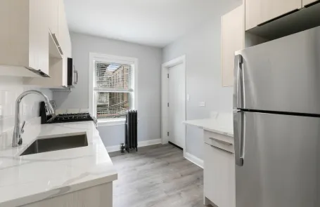 1 Bedroom Rogers Park Apartment