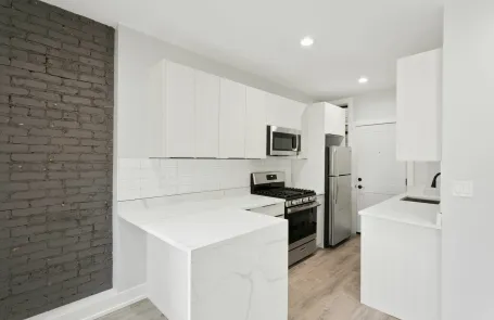 2 Bedroom Rogers Park Apartment