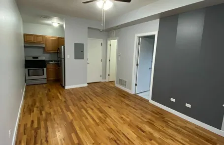 Studio Rogers Park Apartment