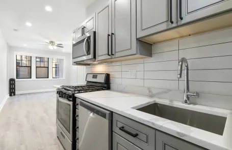 2 Bedroom Rogers Park Apartment