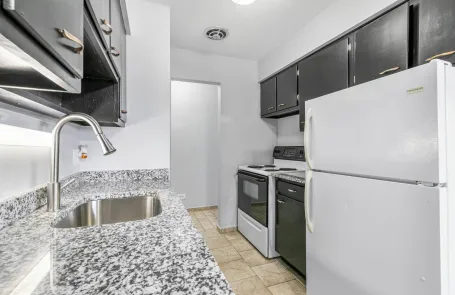 1 Bedroom Edgewater Apartment