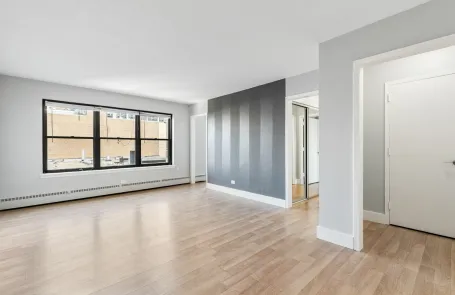 1 Bedroom Edgewater Apartment