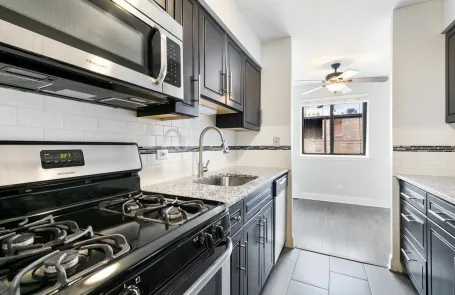 1 Bedroom Edgewater Apartment