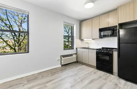 Studio Uptown Apartment