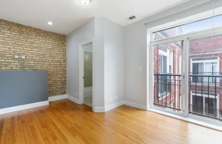 2 Bedroom Rogers Park Apartment