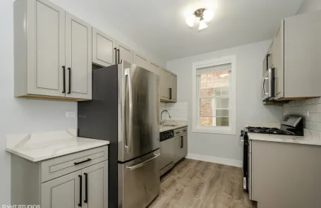 3 Bedroom Rogers Park Apartment