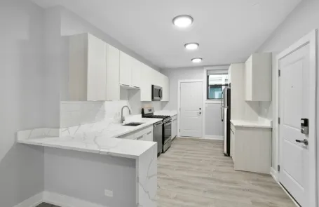 3 Bedroom Rogers Park Apartment