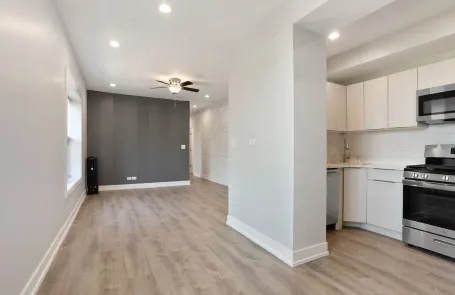 2 Bedroom Rogers Park Apartment