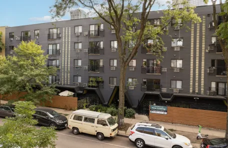 1 Bedroom Edgewater Apartment