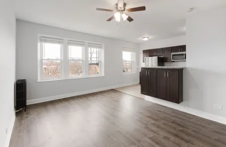 1 Bedroom Rogers Park Apartment