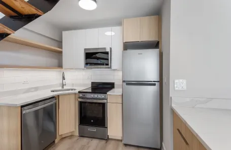 1 Bedroom Edgewater Apartment