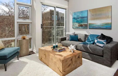 2 Bedroom West Loop Apartment