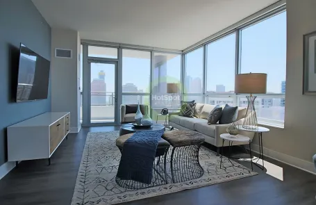 2 Bedroom South Loop Apartment