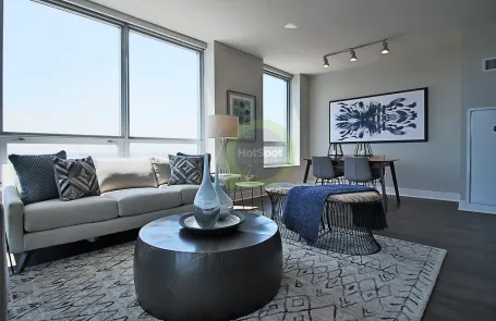 3 Bedroom South Loop Apartment