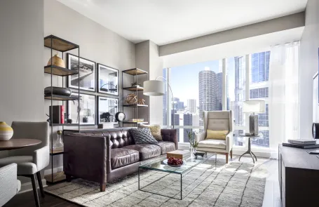 3 Bedroom Chicago Loop Apartment
