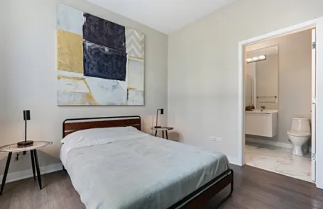 2 Bedroom Humboldt Park Apartment