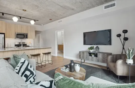 1 Bedroom West Loop Apartment