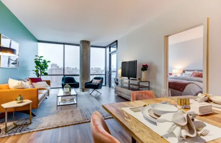 2 Bedroom Lincoln Park Apartment