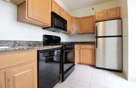 Studio Fulton Market Apartment
