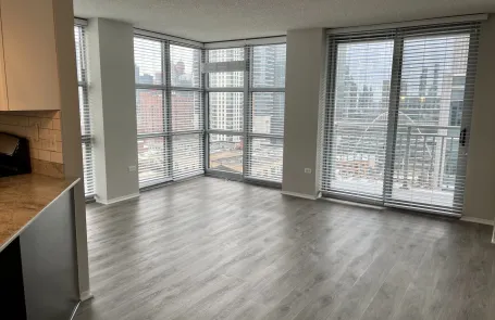 3 Bedroom West Loop Apartment