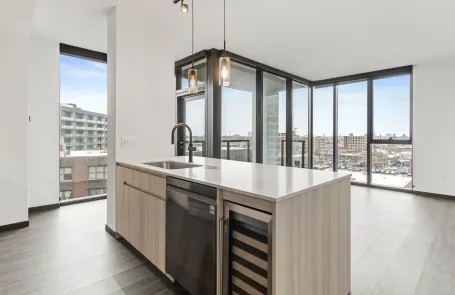 3 Bedroom West Loop Apartment