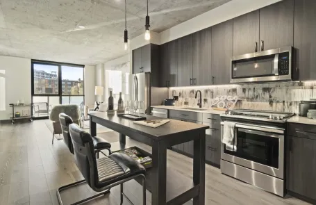 1 Bedroom West Loop Apartment