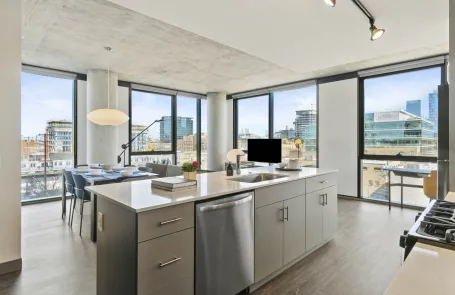 3 Bedroom West Loop Apartment