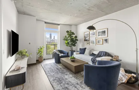 1 Bedroom Near West Side Apartment