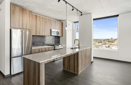 2 Bedroom Near West Side Apartment